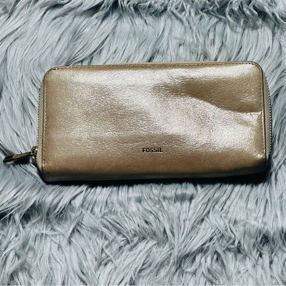 Fossil wallet - Picture 1 of 6